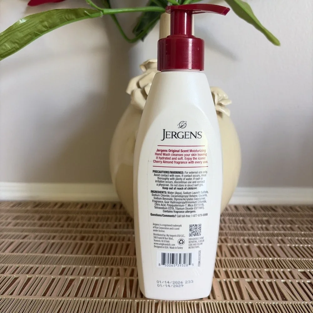 Jergens Hand Wash Original Scent Cherry Almond Liquid Soap 8.45 Oz Lot Of 6